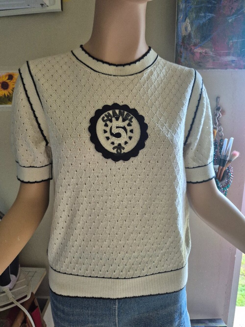 CHANEL 2024 Ivory Black Knit Sweater Top Beaded CC No. 5 Logo Size 40 New